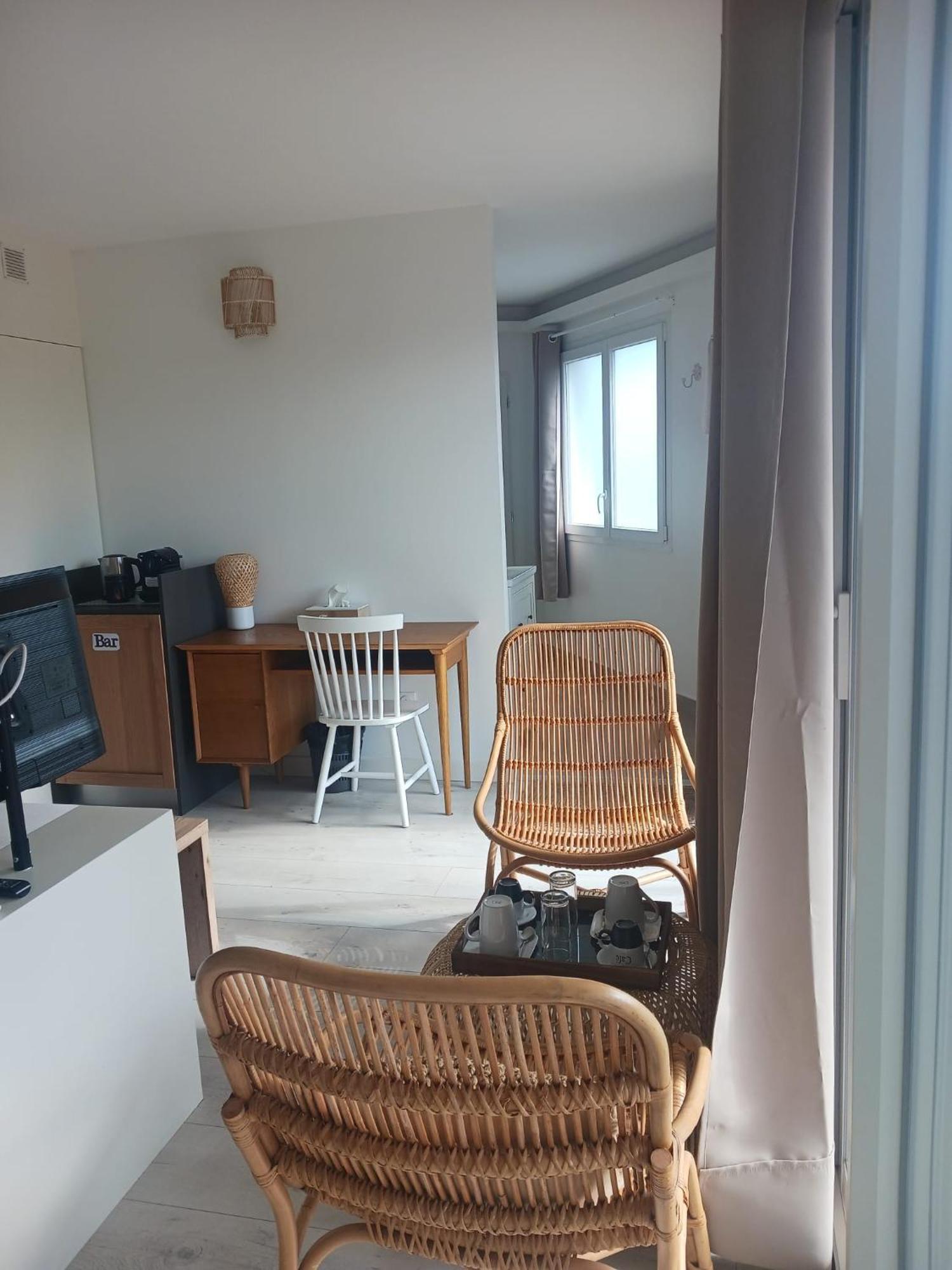 Aracari Hotel Villars-les-Dombes Exterior photo